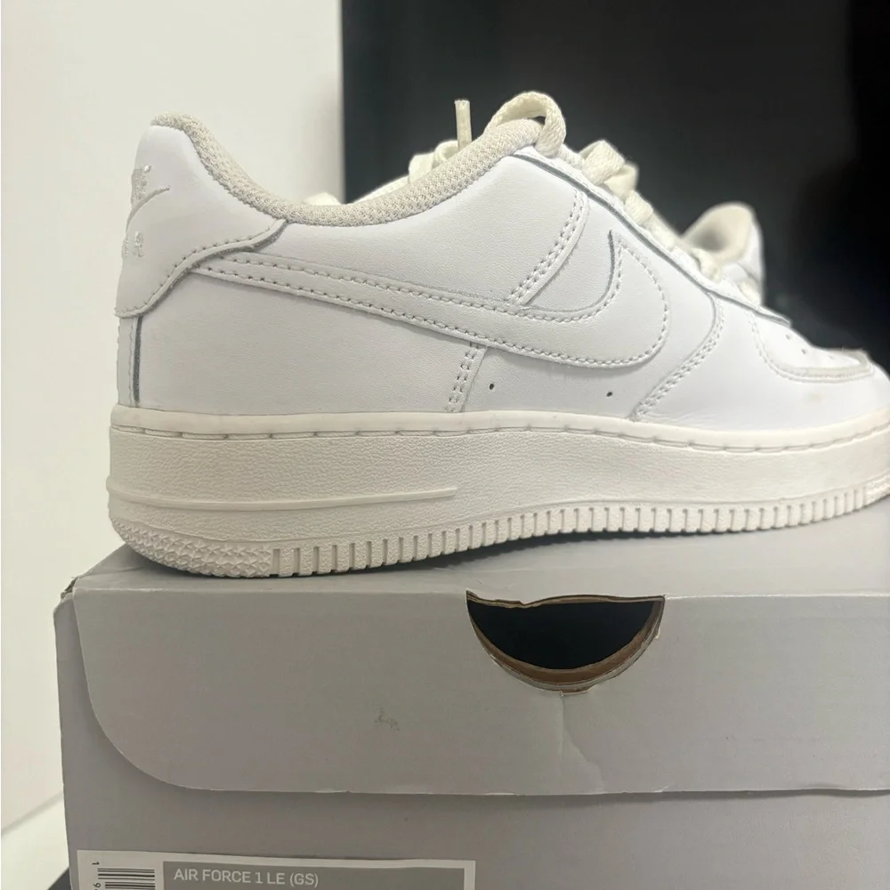 Nike Kids White Sneakers - Picture 2 of 2